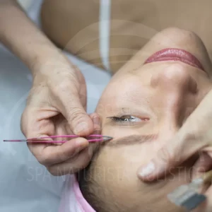 Depilación Profesional de Cejas